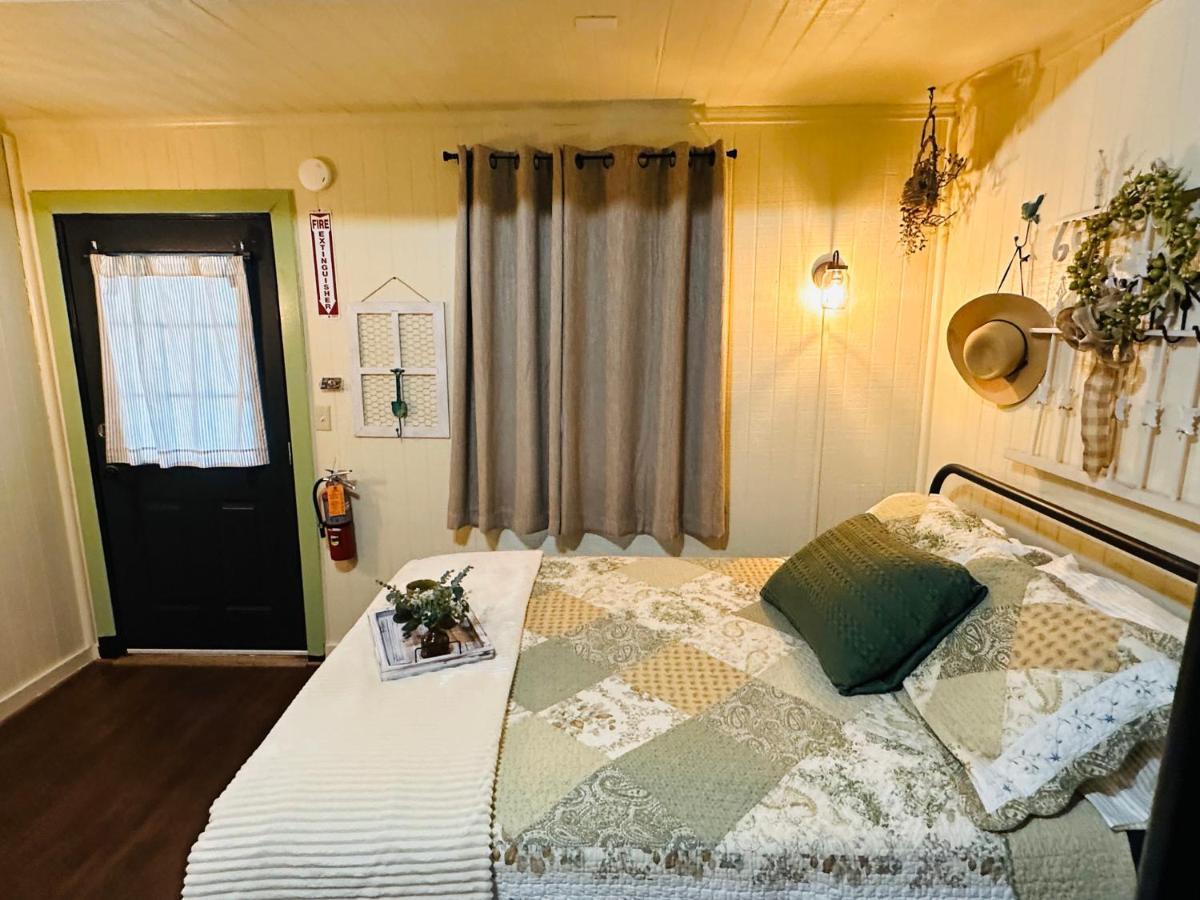 Acorn Hideaways Canton Unwind At Green Gables Suite For Up To 3 Eksteriør bilde